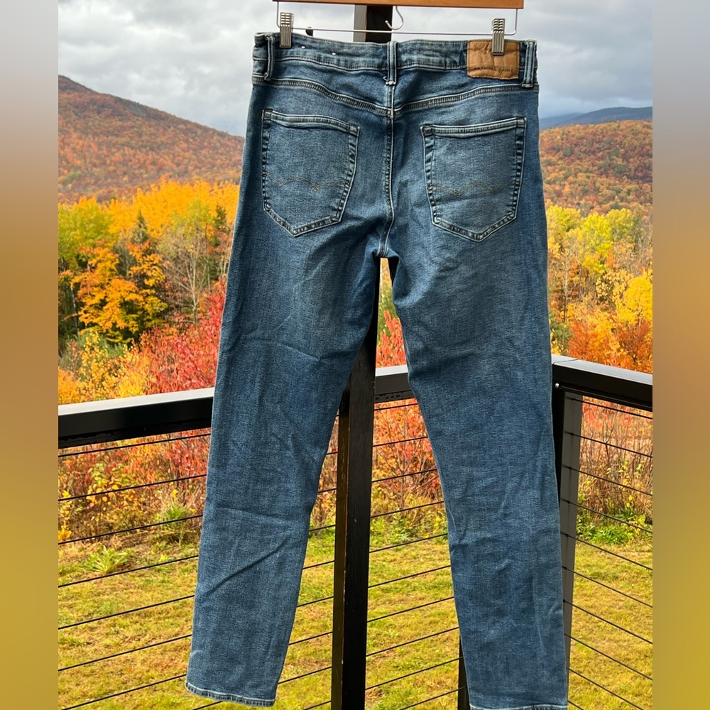 American Eagle Airflex Men’s jeans, 32x34, Athletic cut.